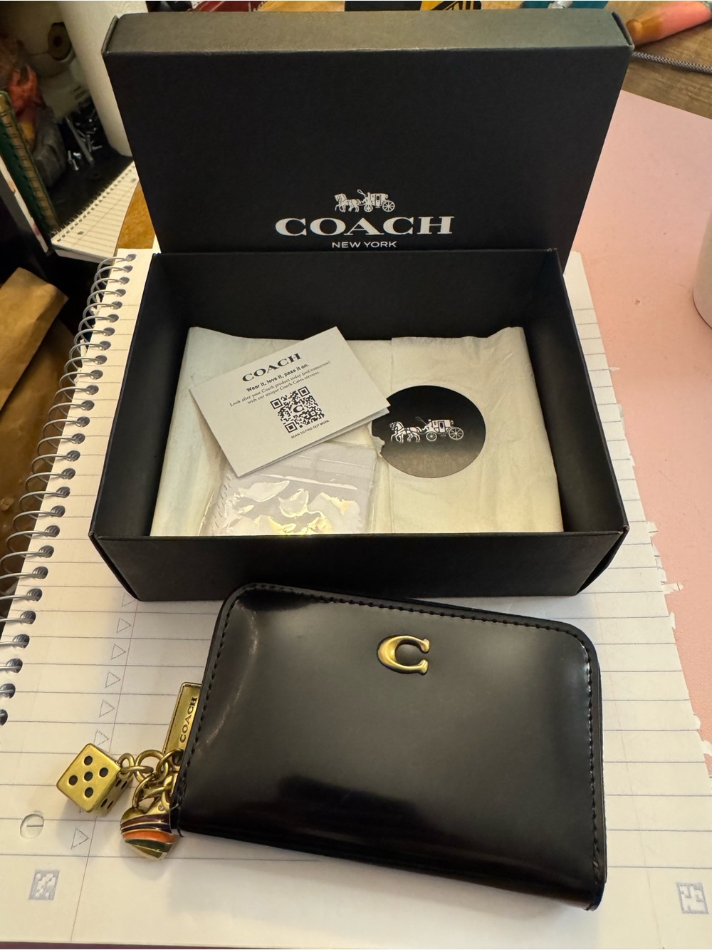 Coach Essential Small Zip Around Wallet